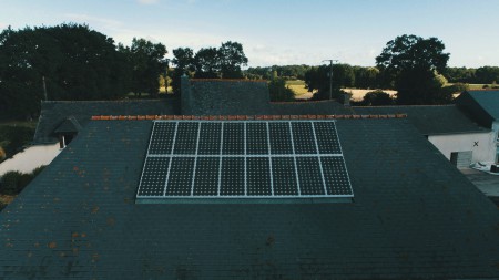 Nettoyage des panneaux Photovoltaïques avec un drone.jpg
